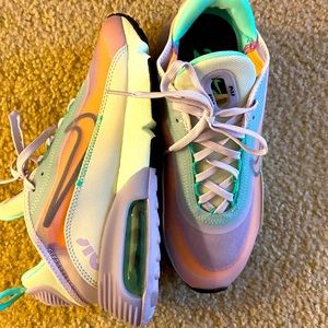 Women’s AirMax 2090 Sneakers